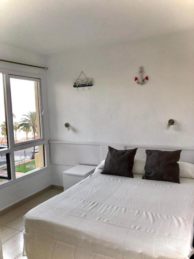 Apartamento Aloha Playa , Vistas Al Mar Apartment เบนัลมาเดนา ภายนอก รูปภาพ