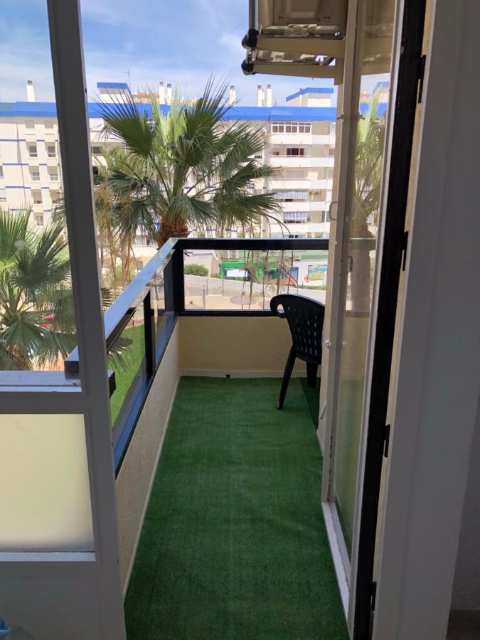 Apartamento Aloha Playa , Vistas Al Mar Apartment เบนัลมาเดนา ภายนอก รูปภาพ