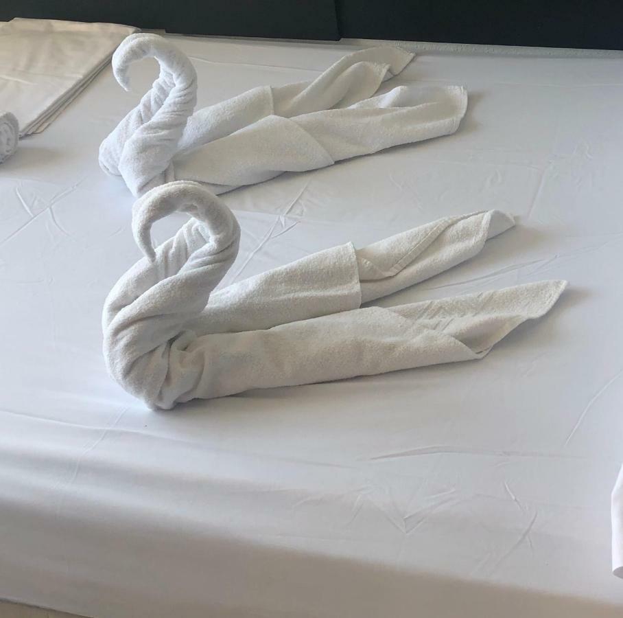 Apartamento Aloha Playa , Vistas Al Mar Apartment เบนัลมาเดนา ภายนอก รูปภาพ