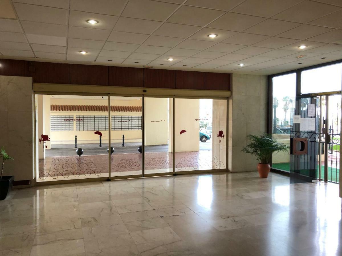 Apartamento Aloha Playa , Vistas Al Mar Apartment เบนัลมาเดนา ภายนอก รูปภาพ