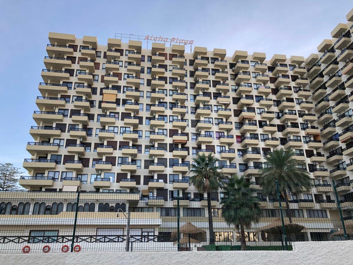 Apartamento Aloha Playa , Vistas Al Mar Apartment เบนัลมาเดนา ภายนอก รูปภาพ